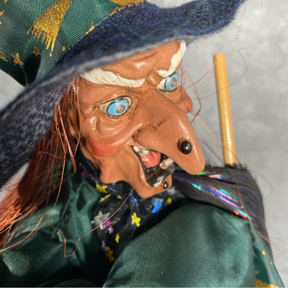 Vintage Witch w Broom Halloween Decoration 24” Glowing Eyes Laughs Moves Tested - Picture 8 of 10